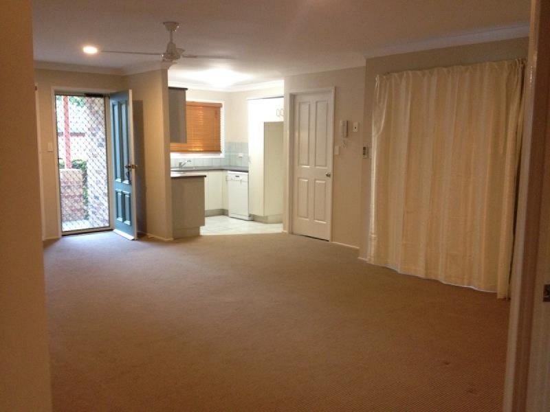 8/35B Wentworth Tce, The Range QLD 4700